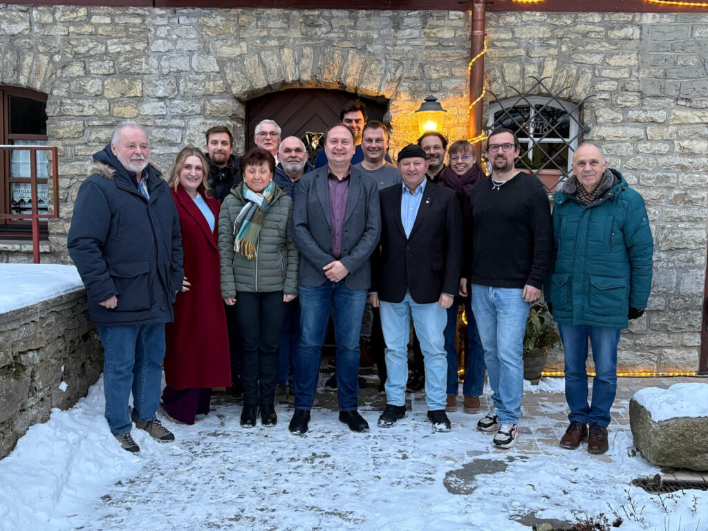 Gruppenbild der alten und neuen Vorstandschaft des Musikvereins